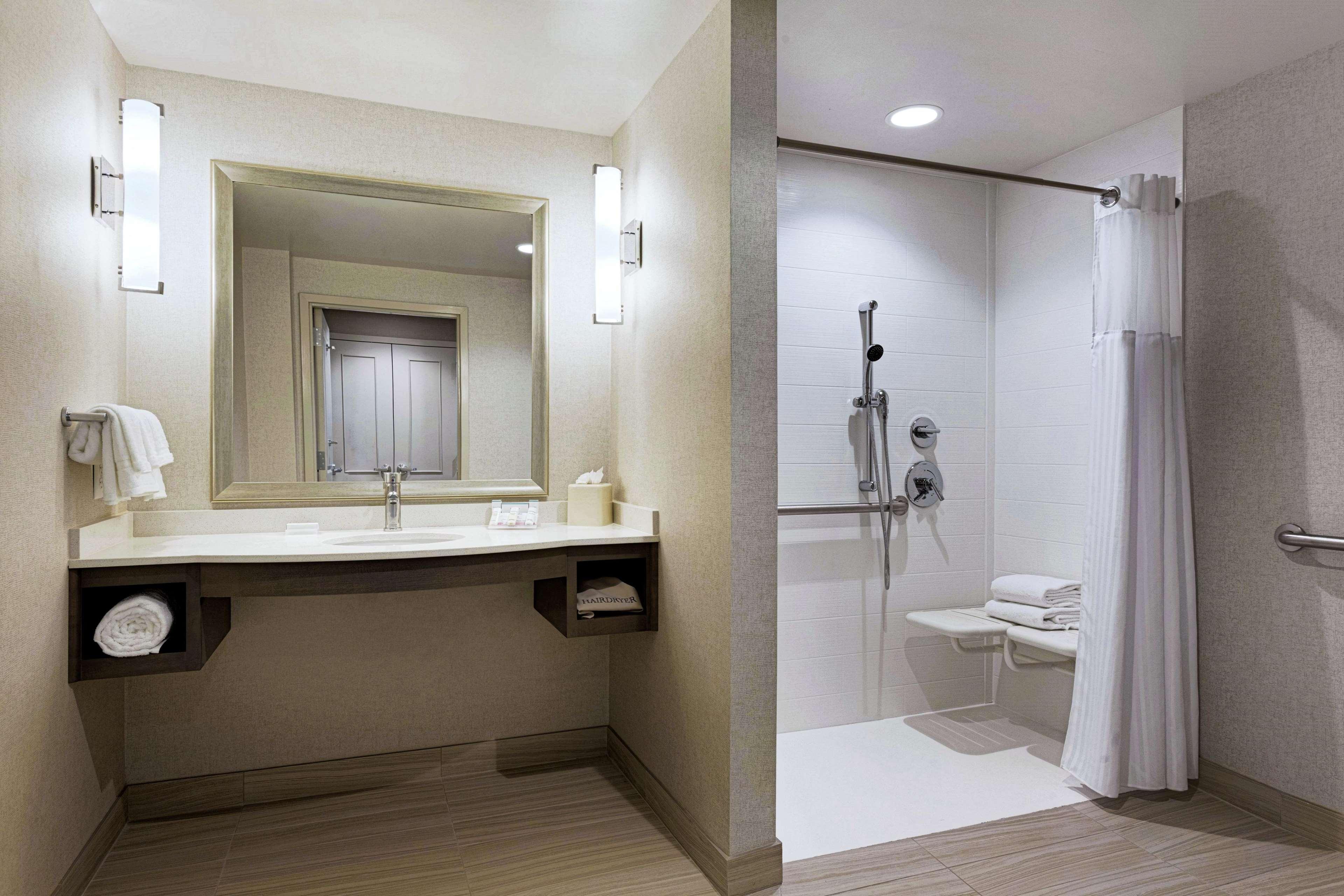Hilton Garden Inn Lenox Pittsfield Exteriör bild