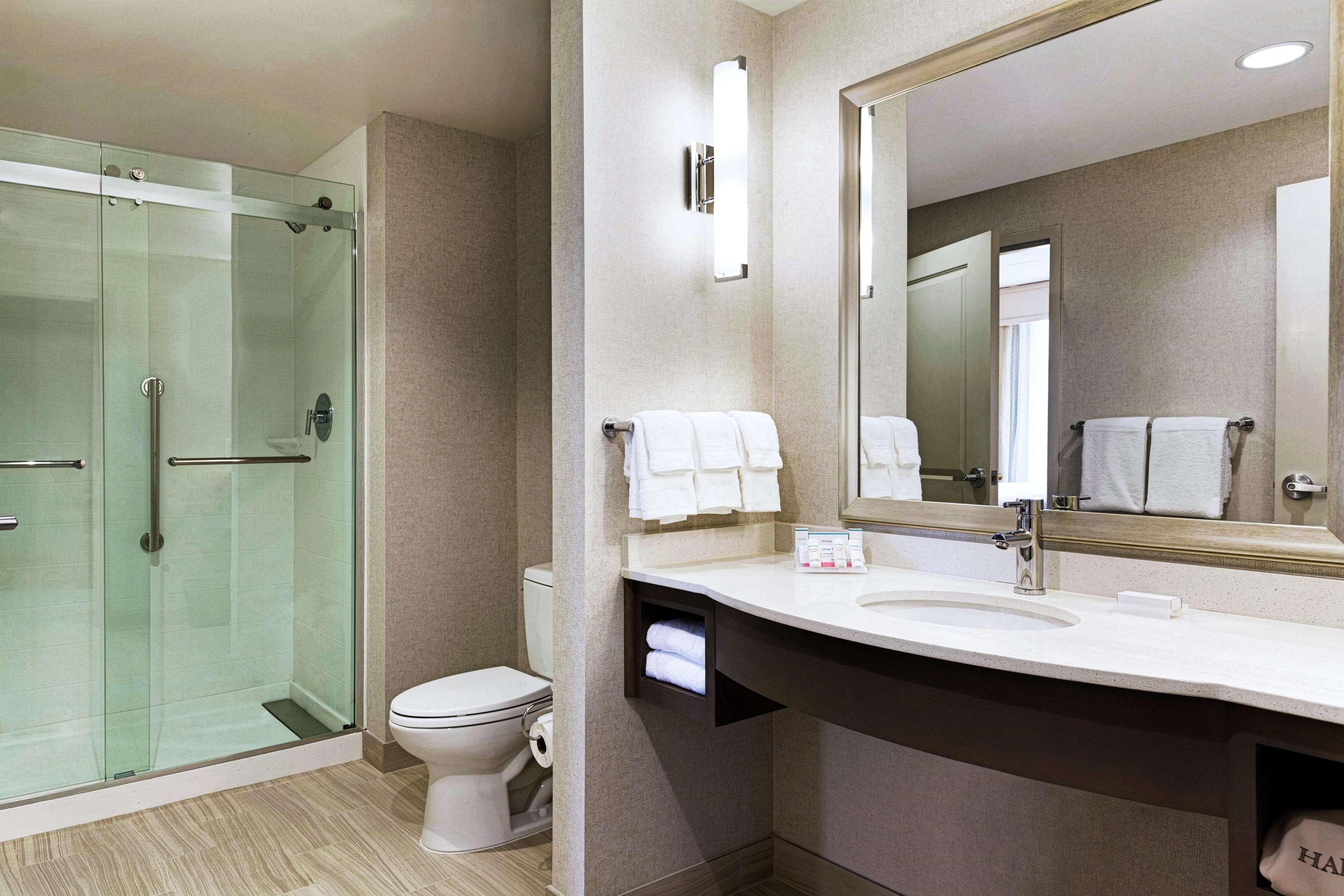Hilton Garden Inn Lenox Pittsfield Exteriör bild