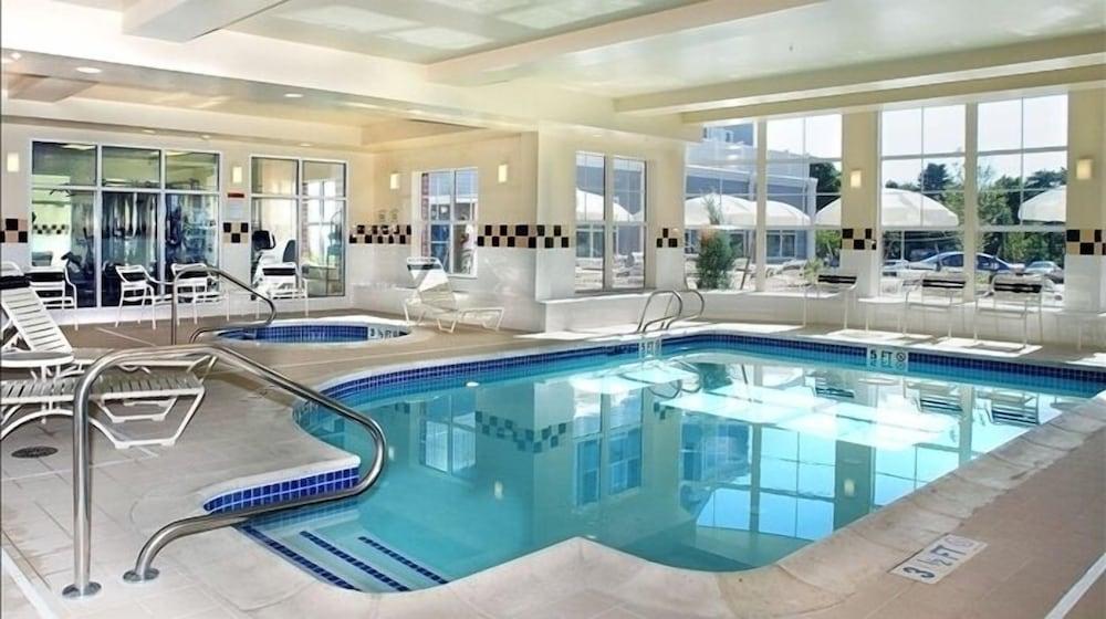 Hilton Garden Inn Lenox Pittsfield Exteriör bild