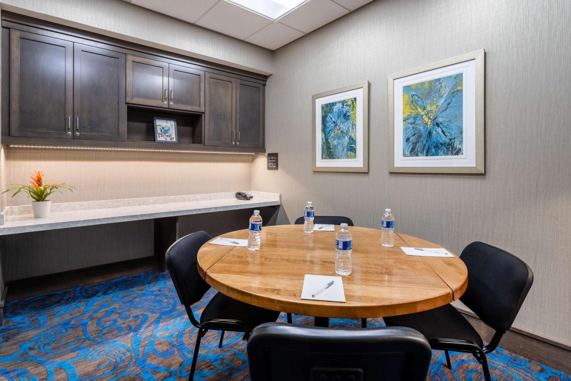 Hilton Garden Inn Lenox Pittsfield Exteriör bild