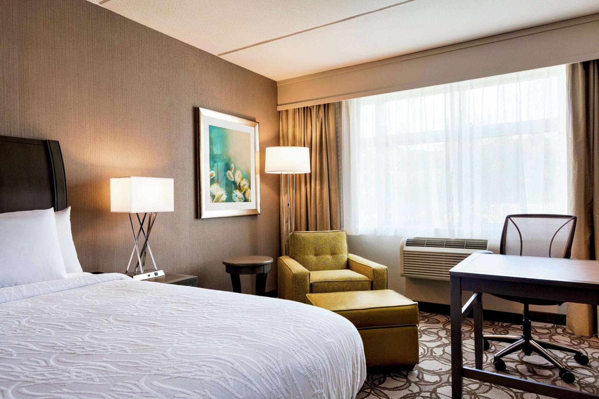 Hilton Garden Inn Lenox Pittsfield Exteriör bild
